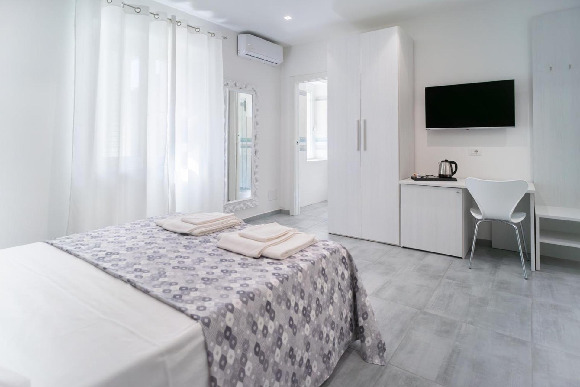 Vincent Guesthouse Scalea Buitenkant foto