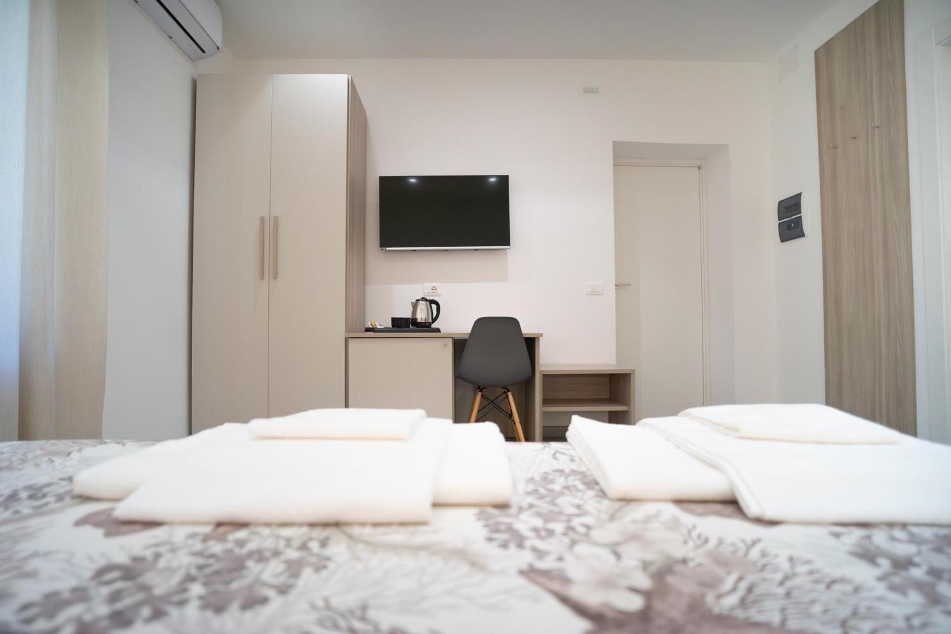 Vincent Guesthouse Scalea Buitenkant foto